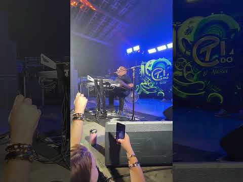 🎹🔥 O talento de Chicão dos Teclados animando o público em Caicó/RN! 🎹🔥 O talento de Chicão dos Teclados animando o público em Caicó/RN!